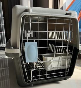 Personalizzato solido modello di plastica Air Box per piccoli animali domestici stile moderno gatto cane gabbia con pulsante di chiusura per i viaggi all'aperto in auto - Product Image 5