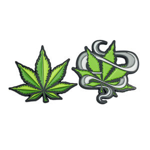 Aimant de réfrigérateur en métal émaillé à motif de dessin animé, vente en gros, décoration de festival mignonne, souvenir, pièce de défi en métal personnalisée pour Noël, cadeau - Product Image 4