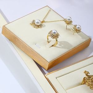 Présentoir de bijoux Jinsky en microfibre fine de luxe ensembles de présentoirs bijoux anneaux ligne plateau bijoux présentoir - Product Image 5