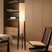 Lampadaire trépied moderne du milieu du siècle en noyer avec abat-jour blanc, vente en gros directe d'usine pour la décoration du salon et de la chambre