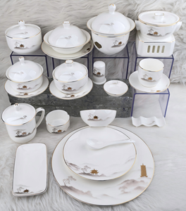 Service de vaisselle de luxe chinois, vaisselle en porcelaine avec décor paysage d'encre et pagode dorée, bordure dorée à la main, pour hôtel, banquet, mariage, maison. - Product Image 1