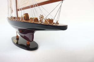 โมเดลเรือยอชท์ Endeavour J-Class ทำมือระดับพรีเมียมจาก GIA NHIEN  งานไม้ทาสี  จำลองเรือแข่งประวัติศาสตร์  ของตกแต่งบ้านและสำนักงานสไตล์ทะเล - Product Image 4