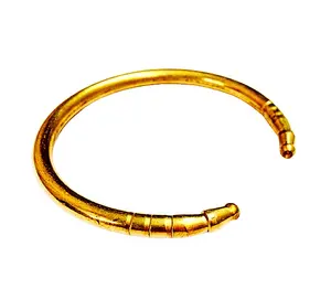 Bracelet Punjabi classique en laiton plaqué or de haute qualité, artisanat traditionnel, cadeau de mariage, fabricant d'Inde - Product Image 1