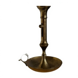 Portavelas de metal de latón antiguo con forma de concha y asa para decoración de iluminación en el hogar, bodas y Navidad. - Product Image 1