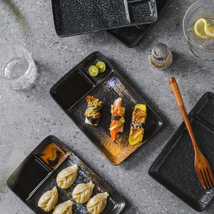 Plato <span class=keywords><strong>de</strong></span> cerámica japonés creativo <span class=keywords><strong>de</strong></span> tres compartimentos, aperitivos desechables, salsa <span class=keywords><strong>de</strong></span> barbacoa, albóndigas para transfronterizo para <span class=keywords><strong>Amazon</strong></span> - Product Image 4