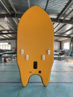 Planche à pagaie gonflable portable pour la pêche 10'6" aspect bambou avec ailerons complets, laisse et kit de réparation – Expédition rapide dans le monde entier