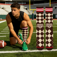 Chaussettes de football en nylon et élasthanne de qualité supérieure avec panneaux de ventilation en maille ciblée pour un refroidissement optimal pendant l'entraînement et les matchs estivaux