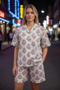 Conjunto de Pijama de Algodón con Estampado Floral Rosa para Mujer, Camiseta de Manga Corta y Pantalones Cortos, Ropa de Dormir y para Estar en Casa - Product Image 1
