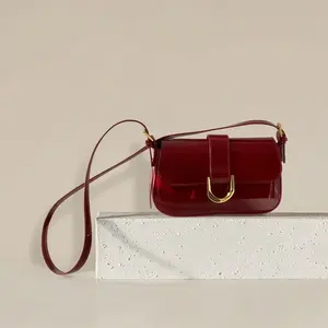 Sac à bandoulière pour femme, sac à main rétro en PU de haute qualité, élégant sac à bandoulière à porter sous le bras - Product Image 1