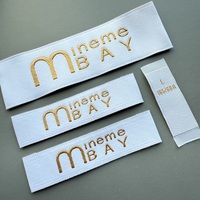 Prix d'usine Etiquettes de logo personnalisées Etiquette de marque tissée damassée satin Etiquettes tissées de vêtement personnalisées pour impression de vêtements
