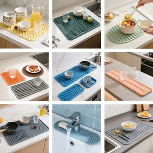 LA Kitchen - Mantel de silicona resistente al calor con diseño de panal para ollas calientes, alfombrilla protectora para encimera - Product Image 4