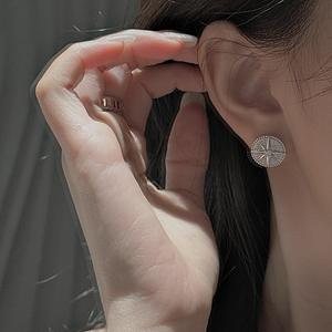 Pendientes de Plata de Ley S925 con Diseño Vintage, Estrella de Seis Puntas Simple y Moderna con Accesorio Redondo Denso para la Oreja - Product Image 3