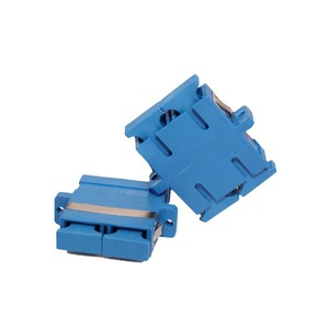 Adaptador de Fibra Óptica Monomodo Simplex SC UPC, Carcasa de Plástico, Estructura de Brida, Alto Rendimiento, Fácil Integración - Product Image 2
