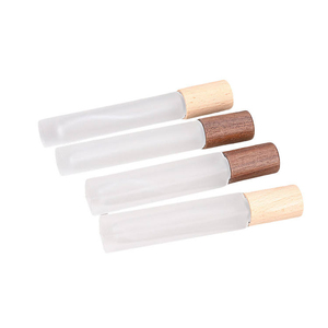 ขวดน้ำหอมแก้วก้นหนาขนาด 10 มล. 15 มล. พร้อมฝาไม้  สามารถสกรีนโลโก้ได้ - Product Image 4