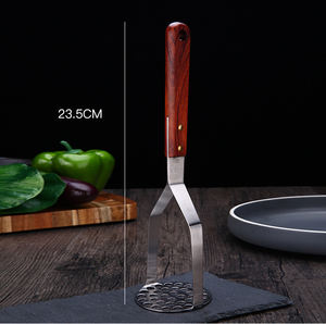 Triturador manual de patatas de acero inoxidable SYH1282 al por mayor con mango de madera, utensilio de cocina para frutas y verduras - Product Image 2