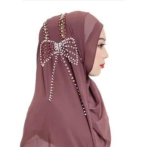 2023 ultimo design più economico quadrato elegante all'ingrosso pince epingle-hijab con decorazione a bottone con papillon per donna musulmana