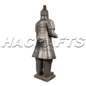 Scultura di guerrieri in terracotta graziosa di colore nero antico in ceramica per regali aziendali - Product Image 2