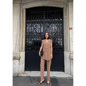 Conjunto de chaleco largo y pantalón a rayas marrones para mujer Polviscon - Product Image 2