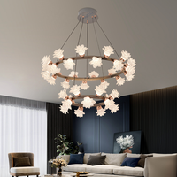 Lustre en bronze de style français en forme de fleur, finition dorée, source de lumière LED, garantie de 3 ans. Atmosphère romantique pour les salons.