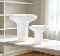 Sculpture en verre minimaliste K9 Crystal Urban Rainy Season, figurine contemporaine blanche pour une décoration élégante de la maison, art de table
