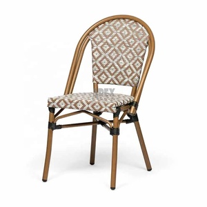 Chaise de bistrot française d'extérieur en <span class=keywords><strong>aluminium</strong></span> et bambou tissé à la main avec finition imprimée pour <span class=keywords><strong>cuisine</strong></span>, véranda, jardin - Product Image 5
