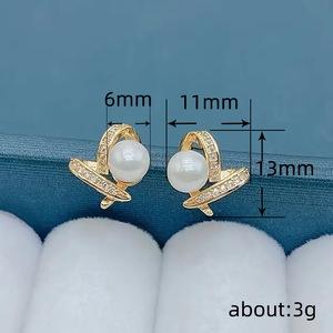 Boucles d'oreilles clous cœur style coréen, mignonnes et élégantes, effet perle, bijoux d'oreille pour femme, usage quotidien, tenue de soirée, cadeau - Product Image 4