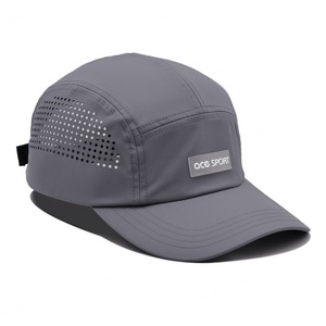 Gorra de golf perforada cortada con láser resistente al agua marca Ace personalizada al por mayor gorras de golf de poliéster gris 5 paneles gorra deportiva para correr - Product Image 4