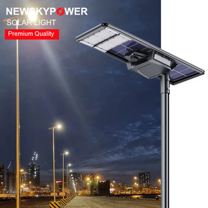 Réverbère solaire commercial <span class=keywords><strong>de</strong></span> 120W avec l'option <span class=keywords><strong>de</strong></span> capteur <span class=keywords><strong>de</strong></span> mouvement 6500K CCT crépuscule automatique à l'aube pour les projets d'éclairage <span class=keywords><strong>de</strong></span> parking - Product Image 1