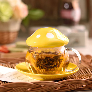 Kreative Umweltfreundliche Borosilikatglas-Milchbecher mit Handgriff, Niedliches Pilzdesign, Transparenter Büro-Wasserbecher, Süßer Kaffeebecher - Product Image 1