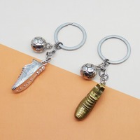 Porte-clés 3D en alliage en forme de crampon de football, mini pendentif chaussure de foot, ballon de football en métal, accessoire de sac à dos, cadeau pour garçons