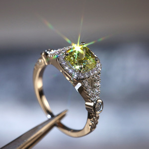 Elegante anello scintillante per donna, gioielli alla moda da indossare sulle dita - Product Image 2