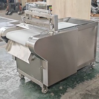 Industriële multifunctionele machine voor het snijden en diceren van groenten & gedroogd fruit, inclusief blauwe bessen & geconserveerde gele perziken.