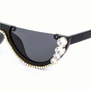 Nouvelles Lunettes de Soleil Demi-Monture UV400 à Strass Effet Œil de Chat pour Femme – Collection 2020, Meilleures Ventes - Product Image 4