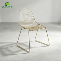 Ensemble de salle à manger Sunland New Style Indoor 3 pièces, chaises en fil d'acier durable avec table pliante en terrazzo pour café, mobilier Horeca
