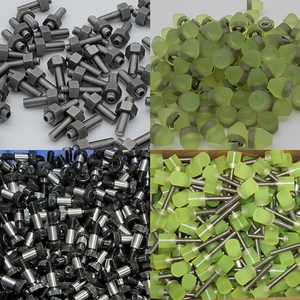 Fabricación de tornillo de metal de rosca M10 personalizado en pies de goma - Product Image 6