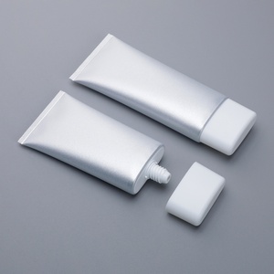 Tubo Cosmético Vacío de Plástico PE Blanco Suave y Flexible para Crema Facial, Tamaños de 40ml-150ml, Impresión Serigráfica, Embalaje en Stock - Product Image 4