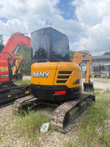 Miniexcavadora Nueva de 35U y 3.5 Toneladas, con Cabina Cerrada y Hoja de Desnivele para Movimiento de Tierras en Jardines de Pequeña Escala - Product Image 1