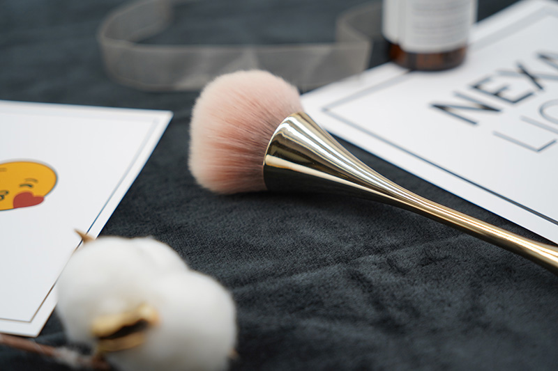 Best Wholesale High Quality Luxury Custom Christmas Makeup Bulk Vendors Cleaner Pretty Bling Cosmetic Painting Tools Set Brush