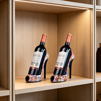 Figurine créative imprimée en résine en forme de talon haut, porte-bouteilles de vin, statue de luxe moderne pour la décoration de cave à vin à domicile