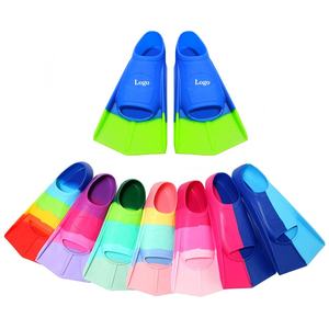 Pinne da snorkeling corte professionali in Silicone leggero per adulti bambini uomini donne Freestyle rana pinne da allenamento per immersioni - Product Image 1