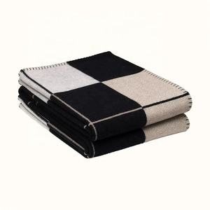 Manta de tiro de lana, hecha a mano colcha de punto, funda de sofá cálida para invierno, decoración de lujo para <span class=keywords><strong>el</strong></span> hogar - Product Image 3