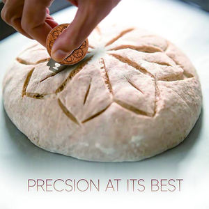 Couteau à <span class=keywords><strong>pain</strong></span> à <span class=keywords><strong>levain</strong></span> personnalisé, lame à <span class=keywords><strong>pain</strong></span> en bois UFO, lame à <span class=keywords><strong>pain</strong></span> en bois, outil de découpe pour le <span class=keywords><strong>pain</strong></span> fait <span class=keywords><strong>maison</strong></span> - Product Image 3