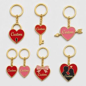 Porte-clés personnalisés en gros en forme de cœur pour couple, thème Saint-Valentin, avec anneau et ornement doux pour les fêtes - Product Image 1