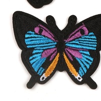 Étiquettes en tissu découpées au laser personnalisées, diverses broderies colorées de papillons et d'animaux pour robes