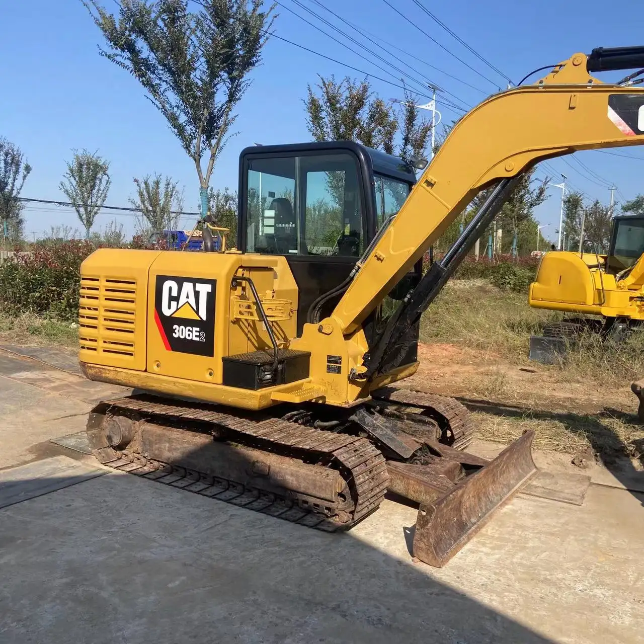 השתמש קטריפילר רשמי cat306e מחפר מכונות זחילה כף יד שנייה 5.7טון קטן זחילה