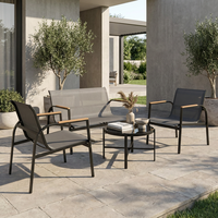 Ensemble de salon de jardin moderne 4 pièces en acier avec sièges en maille respirante et accoudoirs imitation bois pour l'extérieur