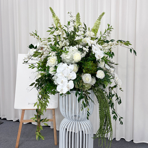 Arreglos Florales Artificiales Blancos y Verdes de Lujo para Decoración de Bodas y Estilismo de Locales de Alta Gama - Product Image 2