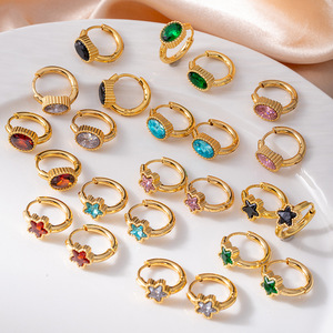Boucles <span class=keywords><strong>d</strong></span>'oreilles créoles de style européen rétro avec émeraude et diamants, ornées de pierres carrées en zircon cubique - Product Image 2