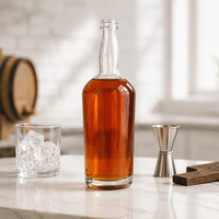 Bouteille en verre super clair de luxe personnalisée avec bouchon en liège pour la vodka, le whisky, les spiritueux, les liqueurs, l'emballage de boissons, les fournitures de distillerie