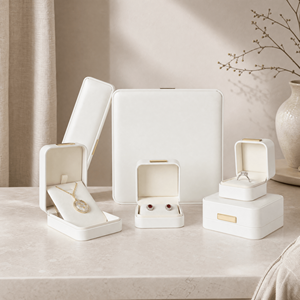 Boîte à bijoux Zebopak pour mariage, en cuir PU blanc crème, pour présentation de colliers, boucles d'oreilles et bagues - Product Image 1